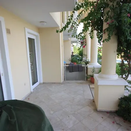 Villa Nearby The Sea With Pool Triplex