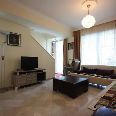 Nearby The Sea With Pool Triplex Villa *